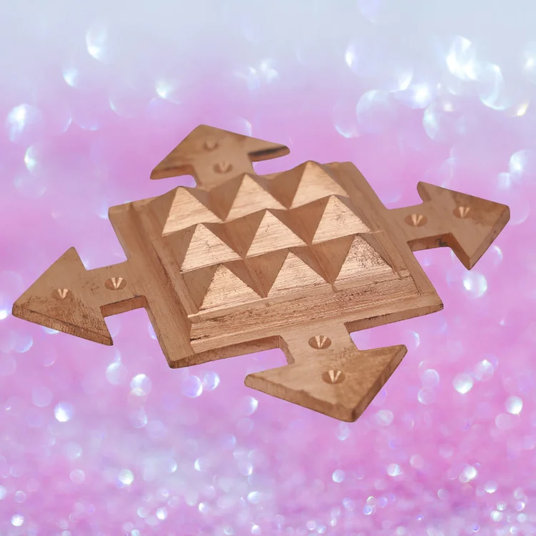 Four Direction Arrow with Pyramid Plate